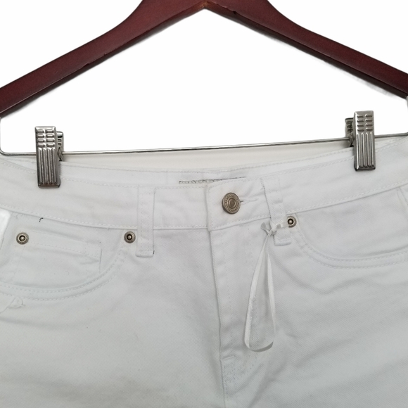 Cielo Jeans Cuffed Hem White Size Large Shorts. - Picture 4 of 6